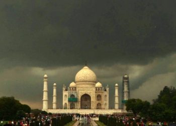 Covid-19 scare remains but life picks up pace in Taj city