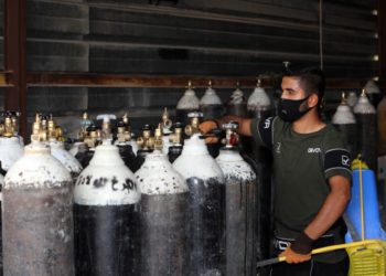 Oxygen manufacturers in K’taka asked to augment production