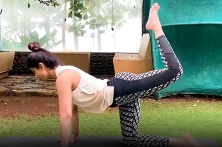 Shilpa Shetty’s yoga tip to remove unwanted thoughts from mind
