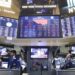 US stocks close mixed following jobs data