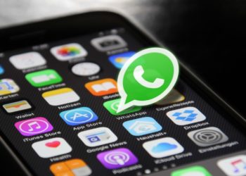 WhatsApp restores old camera shortcut in latest Beta update
