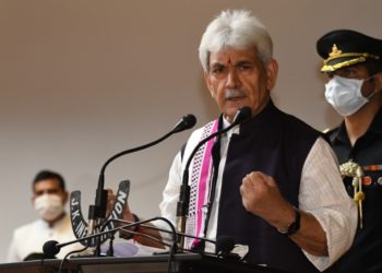 J&K Lt Guv praises creators of 'Wise App'