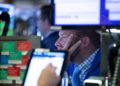 US stocks end mixed as tech shares lag