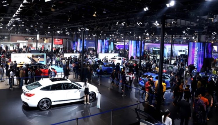 Sequential rise in Sep auto retail sales, PV segment back in green