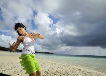 TaapseePannu vacays in Maldives with sisters, shares pics