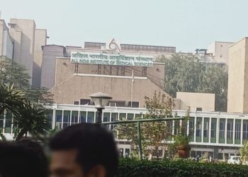 MIM leader in Telangana opens fire, two injured