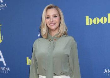 Lisa Kudrow: Been great playing a dumb person in 'Friends'