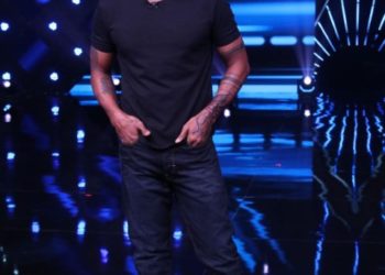 Pradhan takes on Priyanka in war of words on farm laws