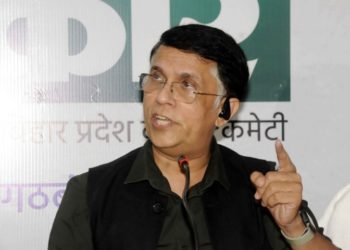 Cong demands CBI probe in distribution of microbial spray