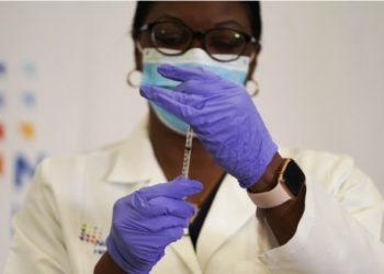 US scrambles to speed up Covid-19 shots