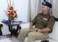 Police chief felicitates constable for saving elderly couple