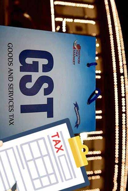 BJP lodges complaint against Oviya for tweet