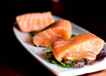 Delhi HC alarmed by ‘masks on chins’ during flights