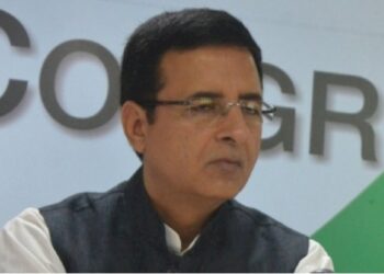 Congress questions Modi, Vijayan, Adani 'special relation'