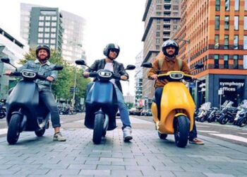 Ola unveils first e-scooter, to roll out 1 cr bikes from TN by 2022