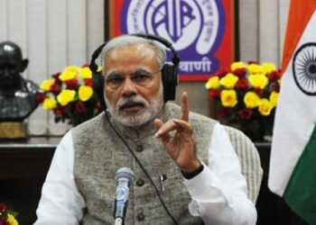 As long as I’ve people’s support, I don’t care if BJP, Cong curse me for tricolour move: Kejriwal