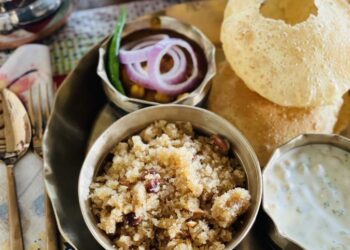 Kangana reacts on being trolled for posting pic of 'prasadam thali' with onions