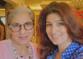 'A certain someone' photobombs Twinkle's selfie with mom Dimple