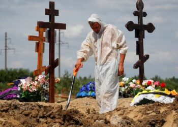 Russian regions run low on vaccines as COVID-19 cases jump