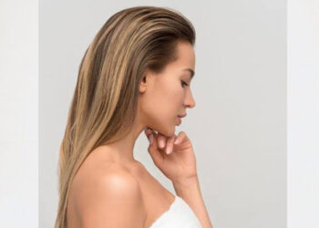 Want healthy skin? Wash your pillowcase every week