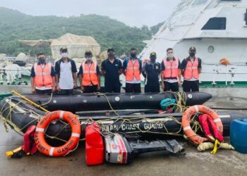 Maha floods: 100 killed Army Navy IAF Coast Guard pressed into service