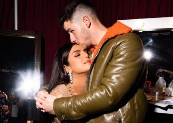 Nick Jonas Commences Jonas Brothers Tour With Cake From Wife Priyanka Chopra