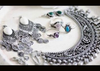 Tips to take care of silver jewellery during monsoon