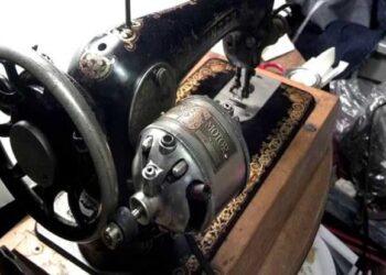 Tirupur garment factory owner offers gold ring to scarce overlock tailors