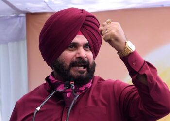 Navjot Singh Sidhu resigns as PCC chief, Razia Sultana too quits in solidarity