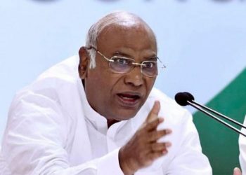 Cong leaders want Rahul back as chief: Kharge