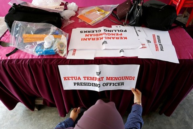Malaysia's leading coalition wins key state election