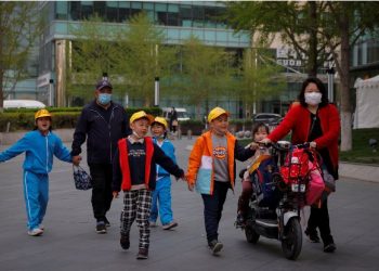 Marriages in China fall, add to demographic woes