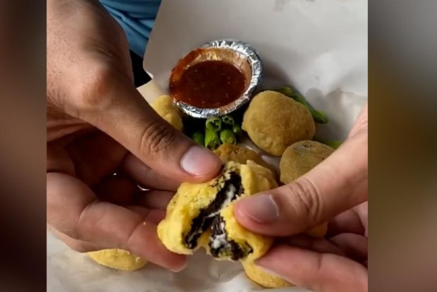 Netizens are not so happy with Ahmedabad food stall's oreo dish