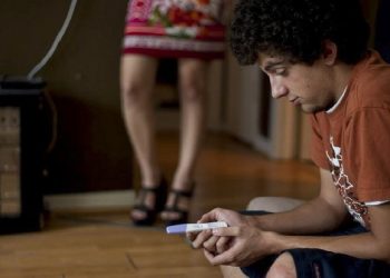 Family dynamics might motivate, prevent talking about health