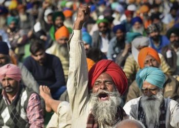 SKM forms panel for talks with the Indian government