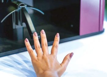 Want your nails done on the fly? Let a robot do it