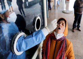 Delhi reports significant drop of 31pc in daily Covid cases