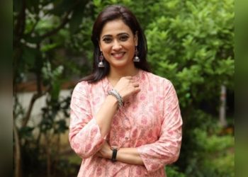 Shweta Tiwari apologises after MP police lodge FIR