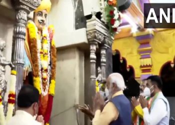 PM Modi offers prayers at Dev Bodgeshwar temple in Goa