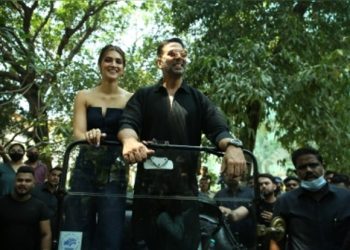 Akshay Kumar, Kriti Sanon visit National Museum of Indian Cinema