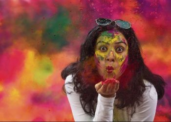 Discover healthy and organic gifting ideas for Holi