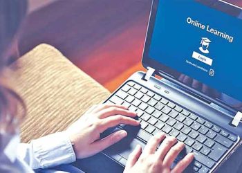 Ukraine universities begin e-classes