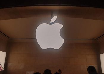 Apple restores opposition app to App Store in Russia