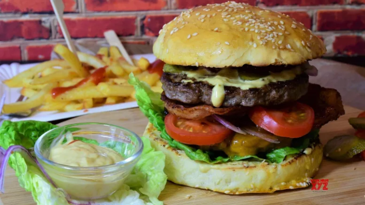 Intense exercise while dieting may curb cravings for fatty food