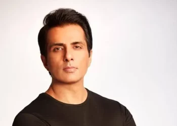 Sonu Sood comes forward for surgery of minor girl from Bihar