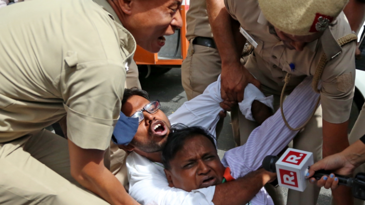 26 MPs, 5 MLAs among 459 detained during Cong protest: Delhi Police