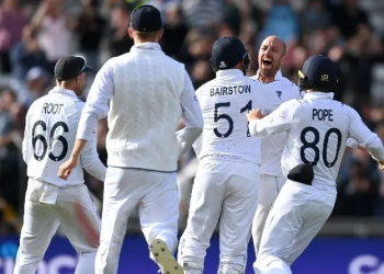 3rd Test: England restrict New Zealand progress with four late wickets