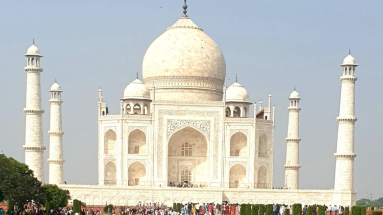 Historians to decide when Agra was born!