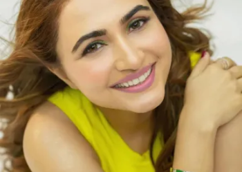 Music sensation Dhrriti Saharan Aces her fashion game in this gorgeous dress