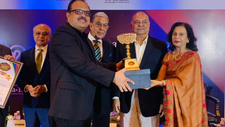 Pavan Kaushik gets Top Rankers Excellence Award in communication and PR